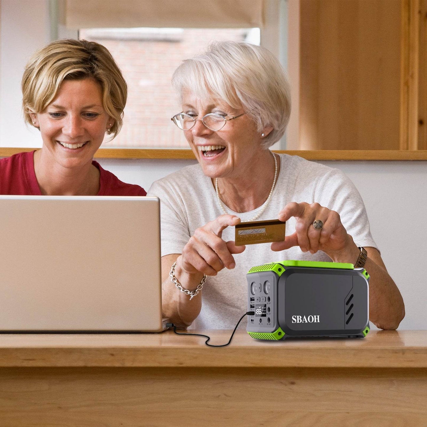 Solar Power Station 110V – 200W, 40000mAh -