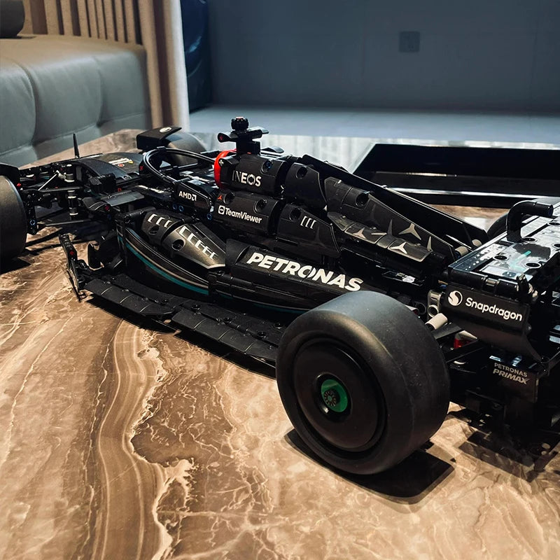 Mercedes-AMG F1 W14 E Performance Model kit