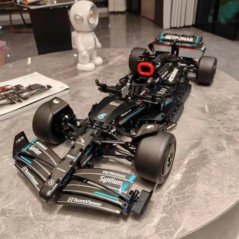 Mercedes-AMG F1 W14 E Performance Model kit -