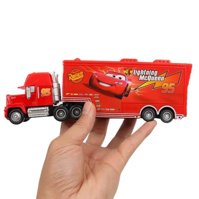 Disney Pixar Cars Gift Box – Diecast Lightning McQueen & Jackson Storm Set - 8Pcs