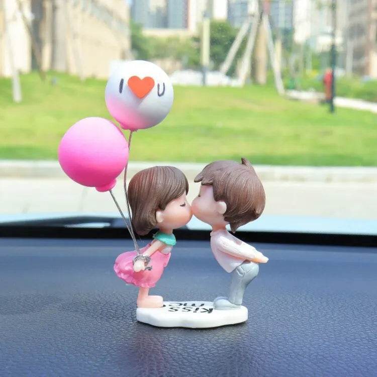 Cute Couple Dashboard Ornaments – Cartoon Kissing Figurines for Car Interior Decoration - Decoration balloons