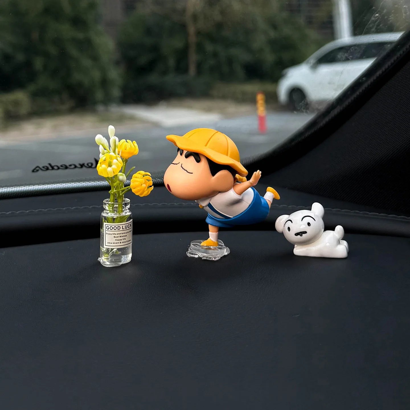Crayon Shin-chan Dashboard Figures, Set of 2