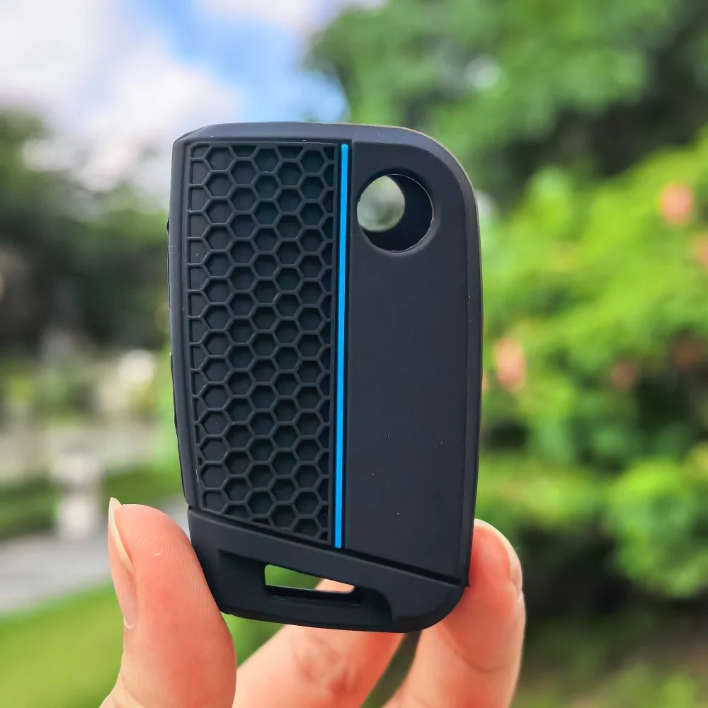 VW Golf 7 & Skoda Octavia Key Case — Red or Blue Trim