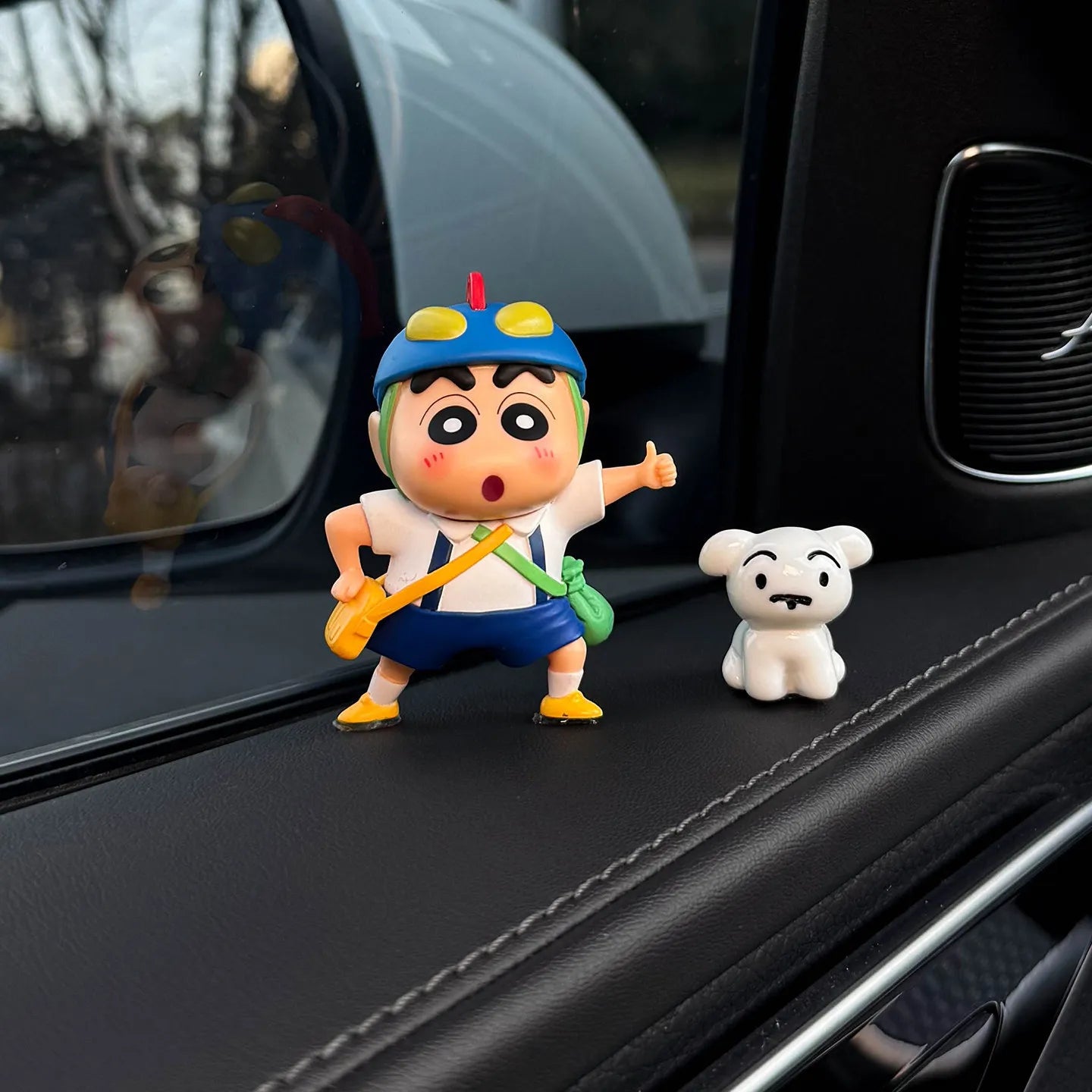 Crayon Shin-chan Dashboard Figures, Set of 2 - jiaoyou