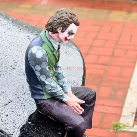 Heath Ledger Joker Action Figure – 24cm Sitting Model with Green Suit & Mask | Car or Desktop Decoration