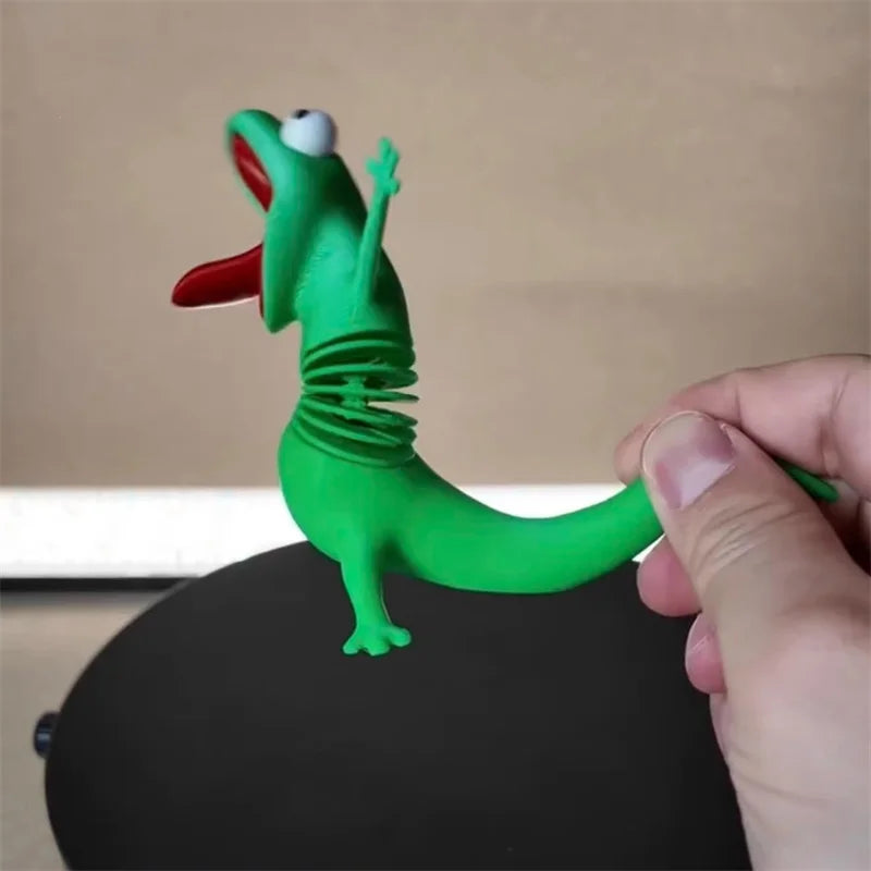 Cute 3D Printed Swinging Head Lizard Car Dashboard Decor